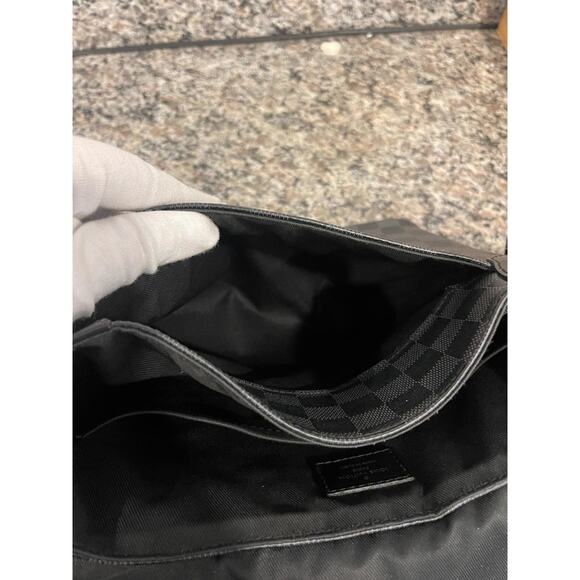 Louis Vuitton District PM Damier Graphite  347732 - Picture 10 of 14